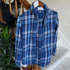 American Eagle Outfitters Navy and White Plaid Flannel Shirt